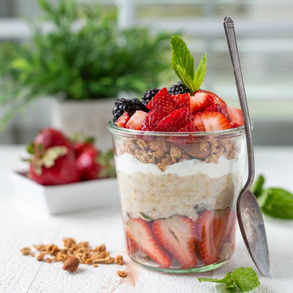 Easy Breakfast Strawberry Oatmeal Parfait